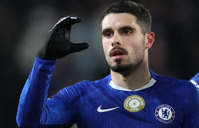 Pedro Neto tỏa sáng trong màu áo Chelsea trước Hull City.