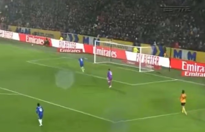 Tiền đạo Liam Delap ăn mừng khi bóng vẫn chưa lăn vào lưới.