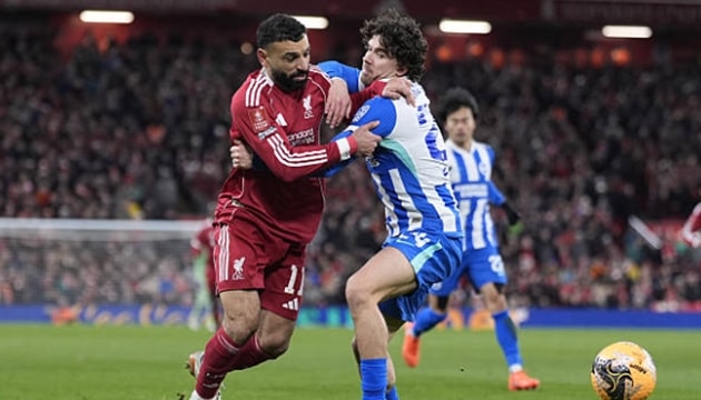 Salah làm khổ hàng thủ Brighton.