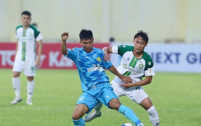 Hệ thống giải bóng đá chuyên nghiệp trong nước bộc lộ nhiều lỗ hổng về tính bền vững và tài chính.