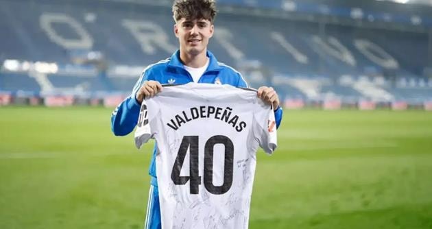 Victor Valdepenas lọt vào tầm ngắm của Arsenal cho kỳ chuyển nhượng mùa hè.