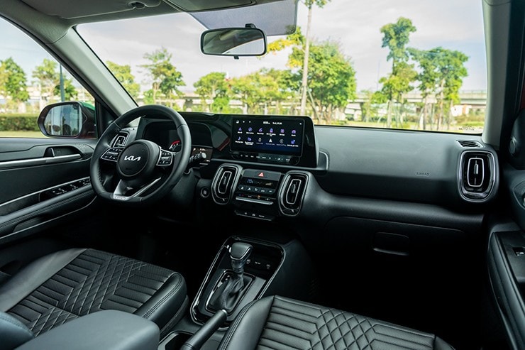 Khoang nội thất rộng rãi của KIA Sonet 2026