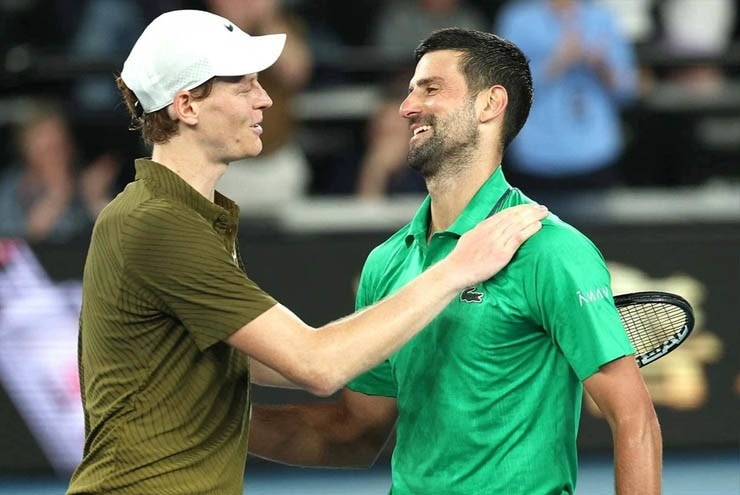Tay vợt Jannik Sinner quyết tâm thay đổi lối chơi sau thất bại trước Novak Djokovic tại Australian Open 2026