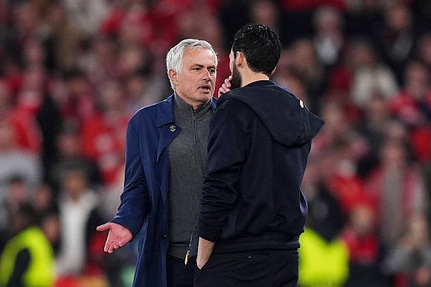 Mourinho và Arbeloa đã thay đổi vị thế cho nhau.