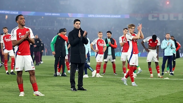 Arsenal tiến vào vòng 16 đội với thành tích 8 trận toàn thắng tại vòng phân hạng.