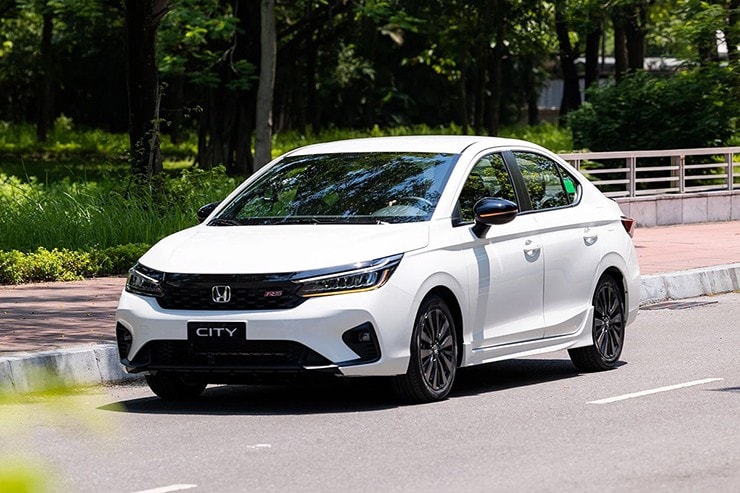 Honda City 2026 phiên bản RS với màu đỏ đặc trưng