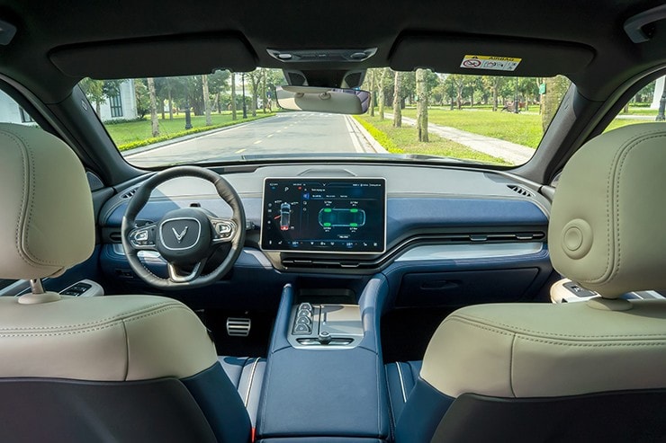 Khoang lái tối giản và hiện đại của VinFast VF 9