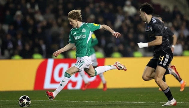 Anthony Gordon ăn mừng bàn thắng trong màu áo Newcastle United.