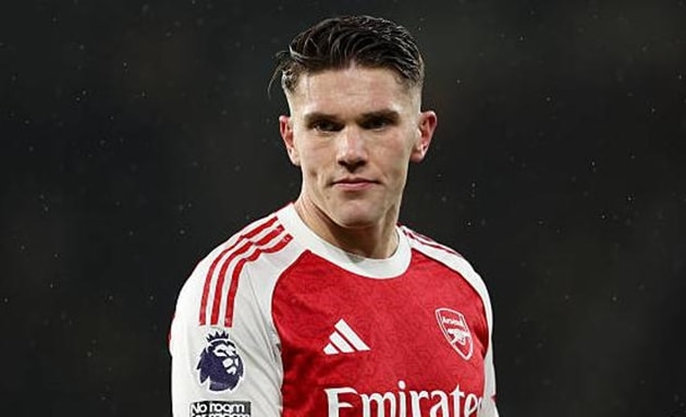 Viktor Gyokeres thi đấu mờ nhạt trước hàng thủ Wolves