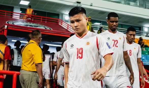 Quang Hải cùng các đồng đội thất vọng sau khi CLB Công an Hà Nội bị loại khỏi AFC Champions League 2.