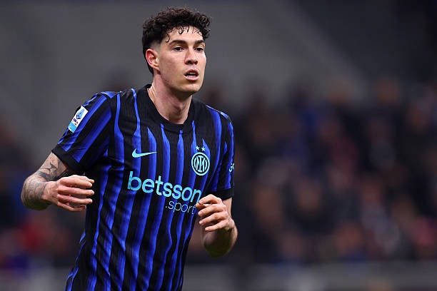 Kỹ thuật cá nhân và khả năng luân chuyển bóng là điểm mạnh nhất của trung vệ người Ý.