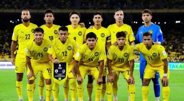 Bóng đá Malaysia đối mặt khó khăn khi 7 cầu thủ nhập tịch bị AFC cấm thi đấu cho đội tuyển quốc gia.