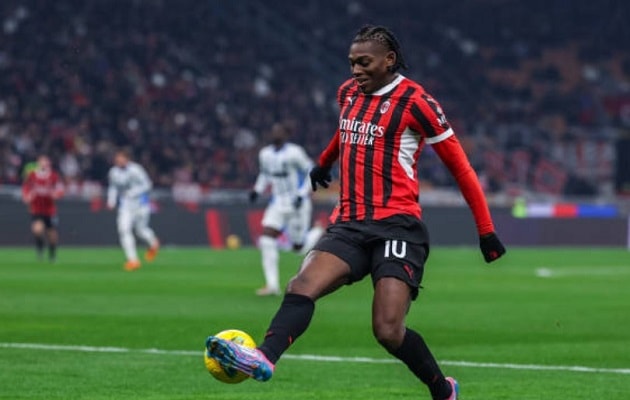 Rafael Leao hiện đang lọt vào tầm ngắm của hai ông lớn Ngoại hạng Anh là Arsenal và Manchester United