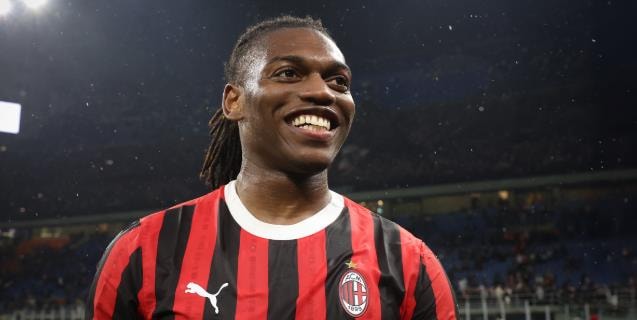 Arsenal củng cố hàng công với Leao.