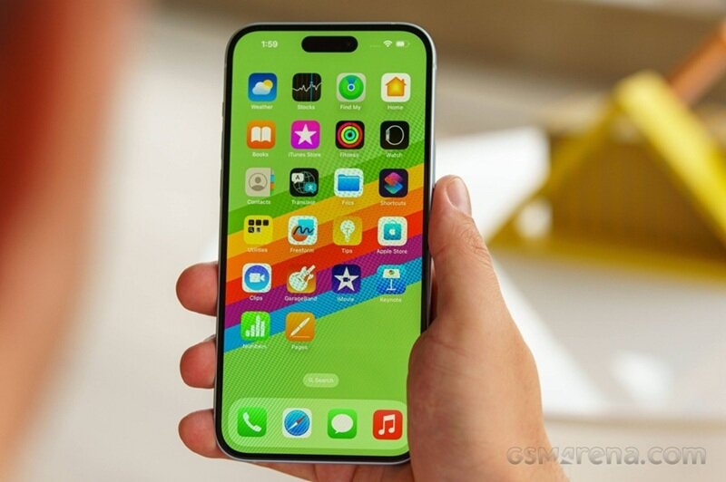 Màn hình iPhone 15 Plus hiển thị xuất sắc