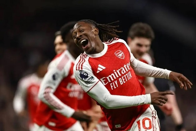 Eze rất có duyên ghi bàn vào lưới Tottenham.