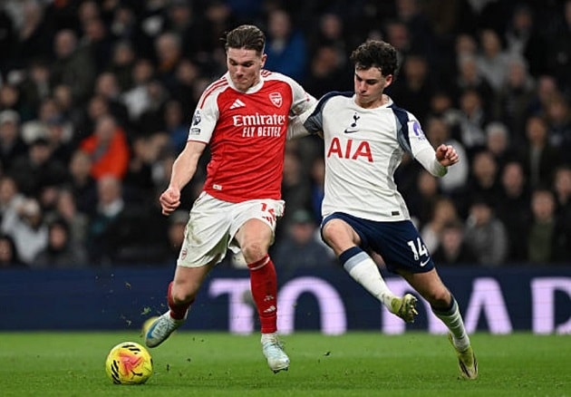 Tottenham chỉ hơn nhóm xuống hạng 4 điểm.