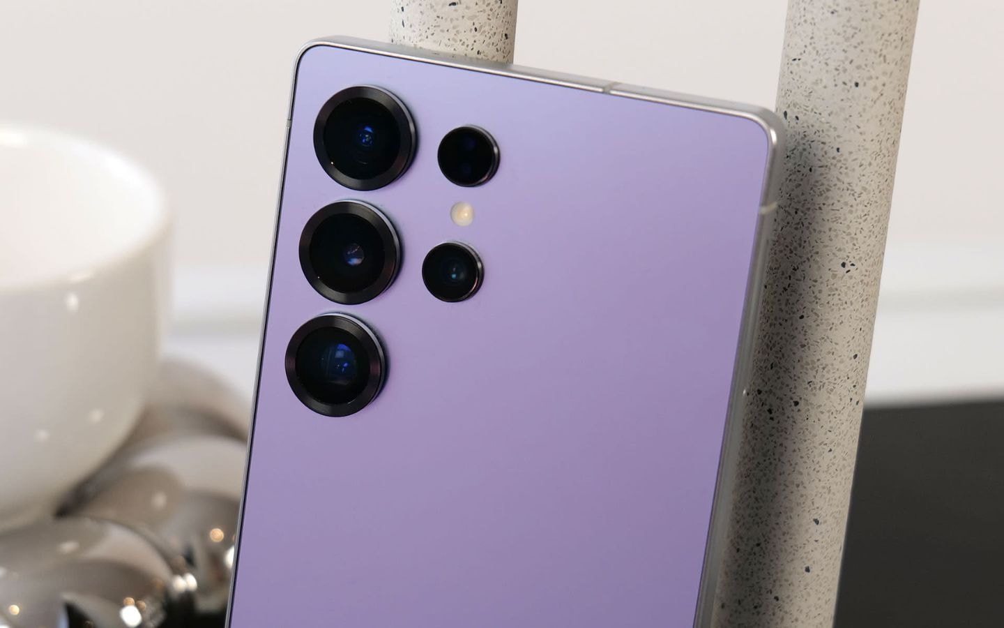 Hình ảnh thực tế được cho là của dòng Galaxy S25 Ultra tiền nhiệm