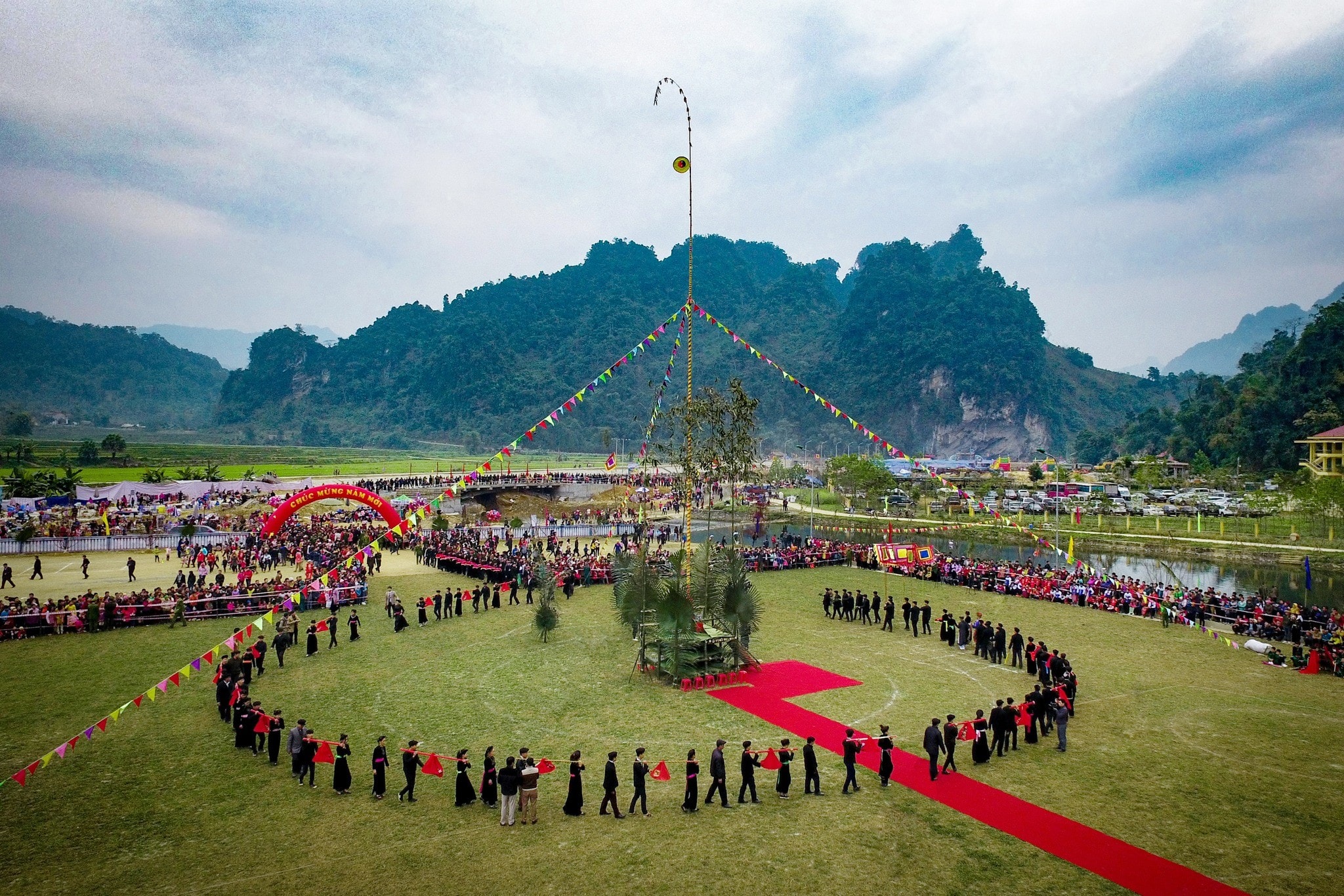 Lễ hội Lồng Tông xã Lâm Bình 2026: Tái hiện nghi lễ nhảy lửa dân tộc Dao, hội bắt cá và chọi dê ngày 27-28/2