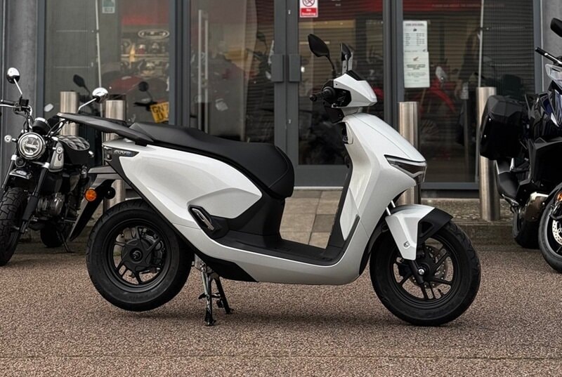 Xe máy điện Honda CUV e: bán tại Việt Nam với giá hợp lý