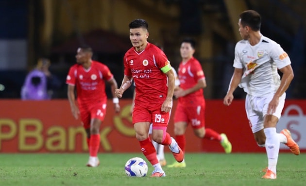 Quang Hải và đồng đội dẫn đầu bảng xếp hạng V-League