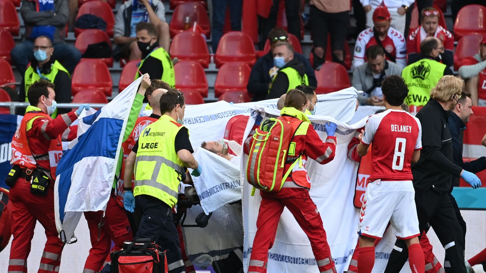 Khoảnh khắc nhân văn nhất lịch sử bóng đá.