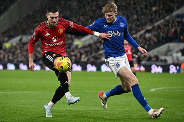 Hậu vệ Diogo Dalot hoạt động năng nổ bên hành lang cánh phải