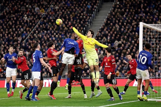 Lammens có những pha cứu thua ấn tượng.