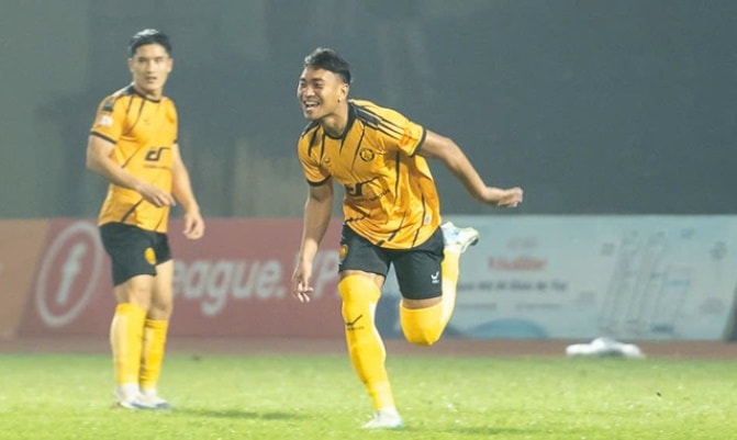 Y Êli Niê vào sân đá tiền đạo trong trận gặp CAHN