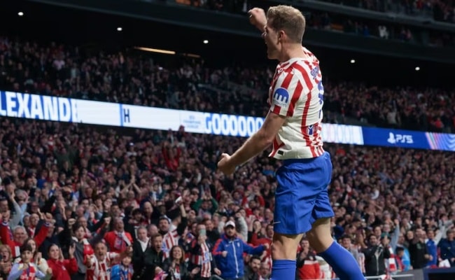 Sorloth ăn mừng cú hat-trick quan trọng cho Atletico.