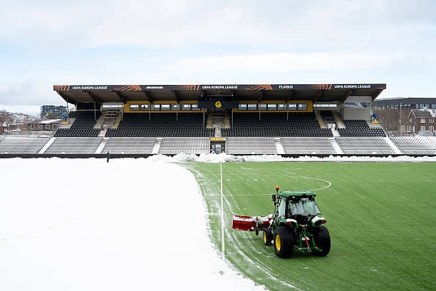 Sân vận động của Bodo/Glimt trong điều kiện băng tuyết