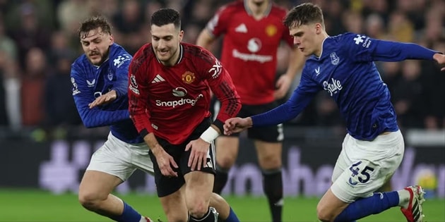 MU vừa giành chiến thắng sát nút trước Everton.