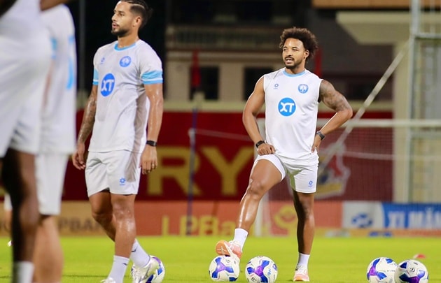 Xuân Son tái hợp HLV Vũ Hồng Việt.