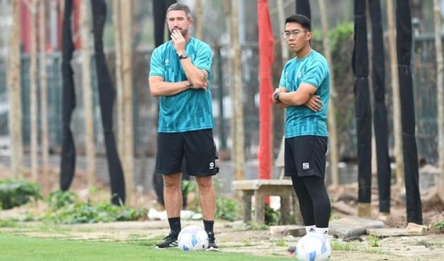 Hà Nội FC đang được dẫn dắt bởi HLV danh tiếng Harry Kewell.