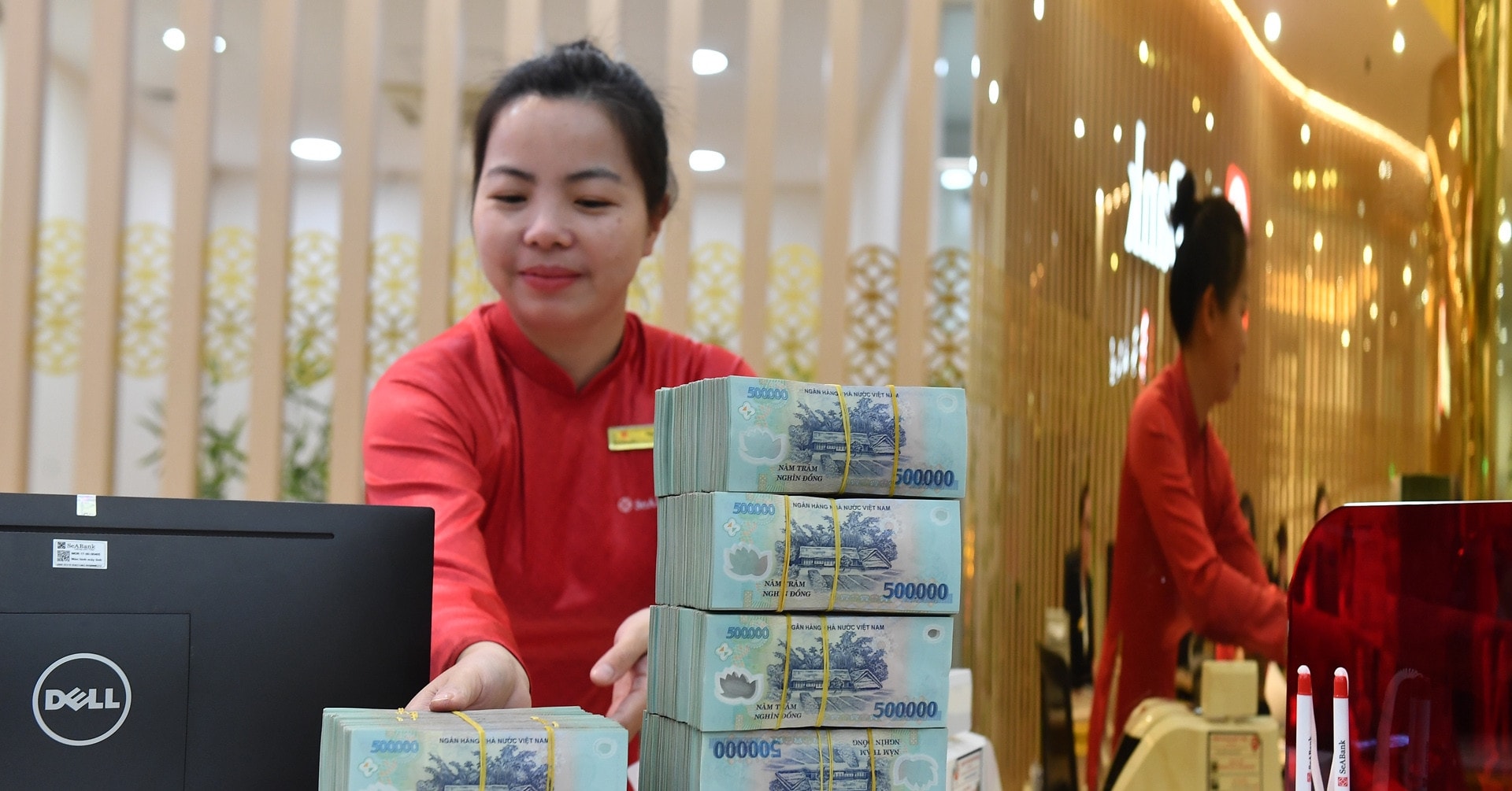 Lãi suất huy động tại các ngân hàng thương mại đồng loạt tăng mạnh đầu năm 2026