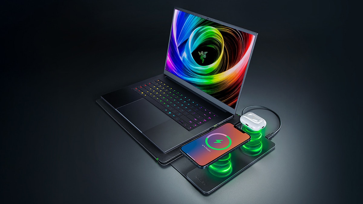 Razer ra mắt túi đựng laptop tích hợp sạc không dây MagSafe