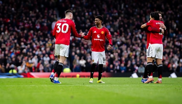 Chân sút Benjamin Sesko trong một buổi tập dưới sự chỉ đạo của Michael Carrick.