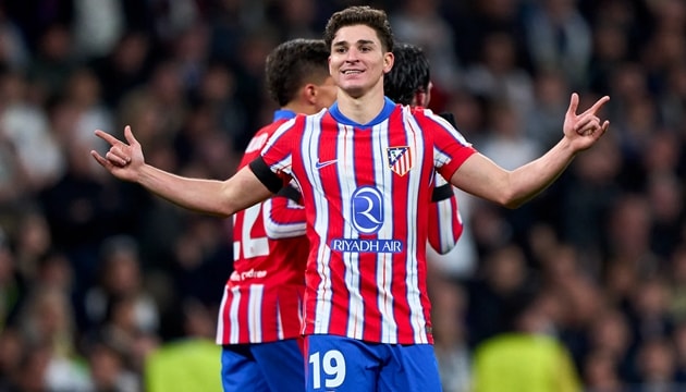 Tiền đạo Julian Alvarez là mục tiêu hàng đầu của Arsenal.