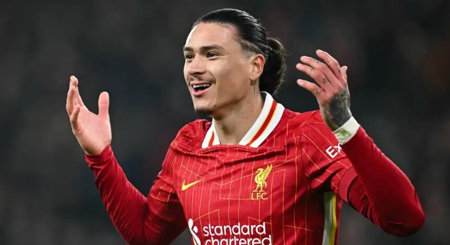 Tiền đạo người Uruguay đã có kinh nghiệm chinh chiến dày dạn tại giải Ngoại hạng Anh.