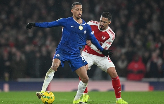 Đánh bại Chelsea là cách để Arsenal đập tan chỉ trích.