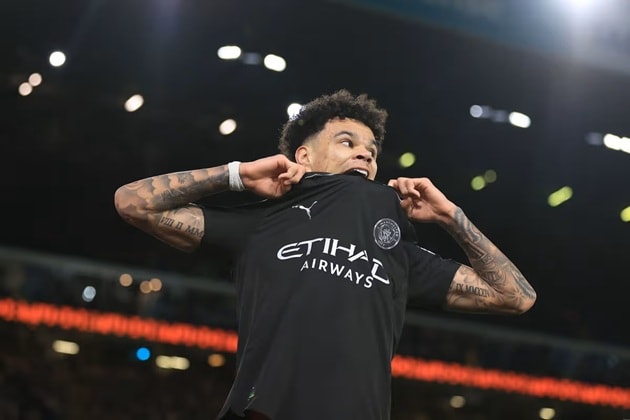 Nico O'Reilly (7,1/10): Tích cực xâm nhập vòng cấm nhưng phải rời sân sớm vì chấn thương.