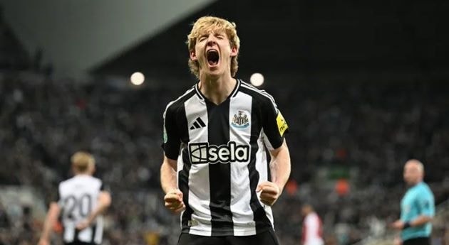 Anthony Gordon đang là tâm điểm chú ý của Arsenal, MU và Liverpool.