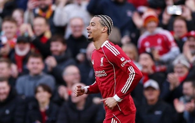 Ngôi sao người Pháp đóng góp 1 bàn và 2 kiến tạo.