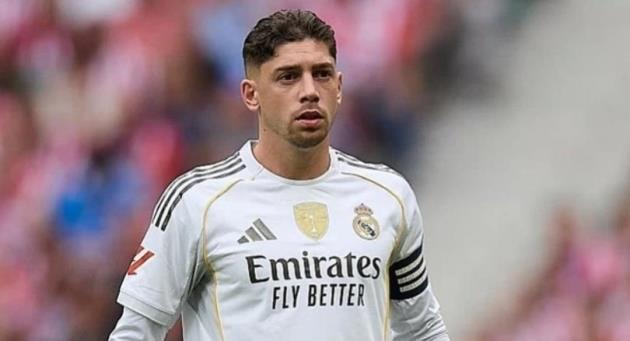 Valverde nằm trong tầm ngắm Quỷ đỏ.