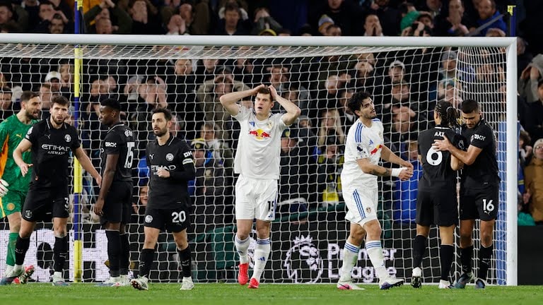 Marc Guehi (7,6/10): Gặp rất nhiều khó khăn trước sức mạnh của Dominic Calvert-Lewin trong hiệp một.