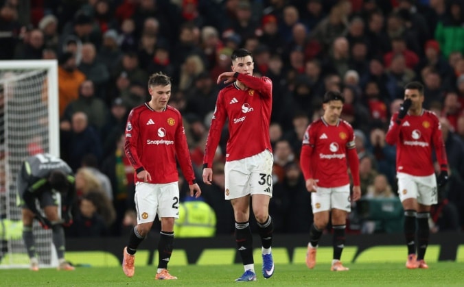 HLV Michael Carrick đang cân nhắc về việc thay đổi sơ đồ tấn công cho Man Utd