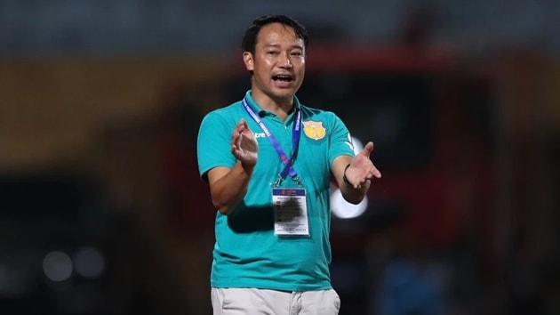 Ông Vũ Hồng Việt trở lại dẫn dắt CLB Nam Định sau thời gian đảm nhiệm vai trò quản lý.