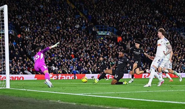 Antoine Semenyo ghi bàn thắng duy nhất giúp Manchester City đánh bại Leeds United.