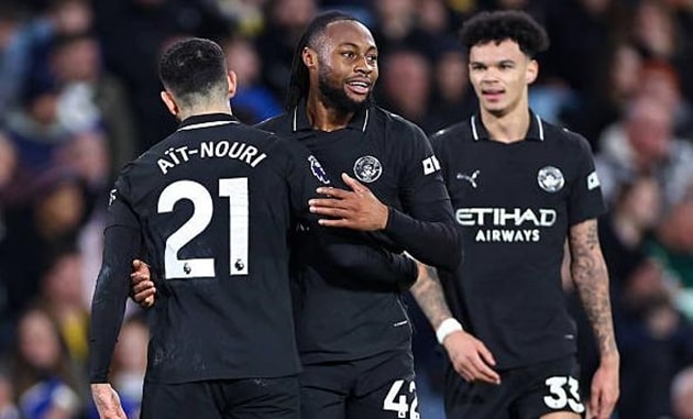 Manchester City thắng nhọc Leeds United trên sân khách.