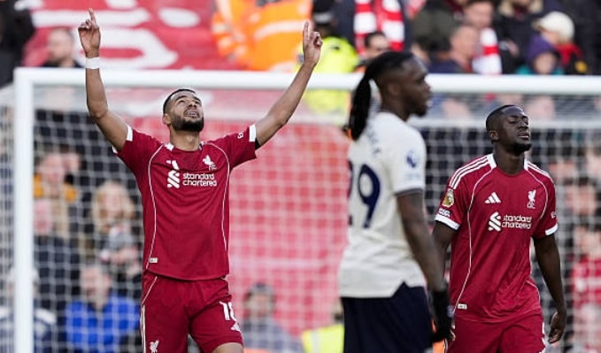 Cody Gakpo ăn mừng bàn thắng sau pha solo đẳng cấp vào lưới West Ham